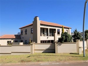 3 Bed House in Midlands Estate