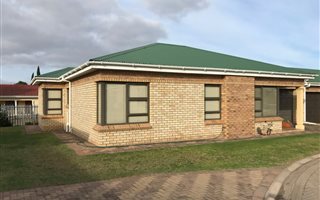 3 Bedroom Townhouse in Riversdale