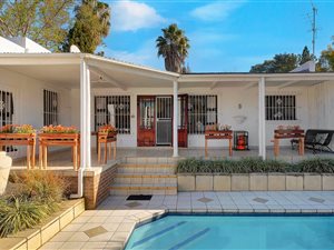 3 Bed Townhouse in Paulshof
