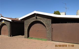 3 Bedroom Townhouse in Vanderbijlpark CW