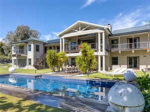 8 Bed House in Bishopscourt