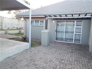 3 Bed Townhouse in Highveld Park