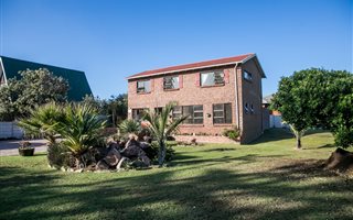 3 Bedroom House in Seaview