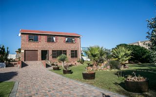 3 Bedroom House in Seaview