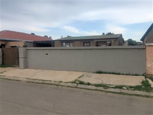 2 Bed House in Molapo