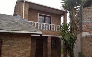 4 Bedroom House in Kensington