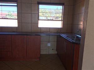3 Bed Apartment in Wilro Park