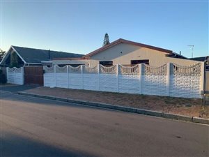 3 Bed House in Bothasig
