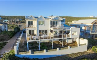3 Bedroom House in Yzerfontein