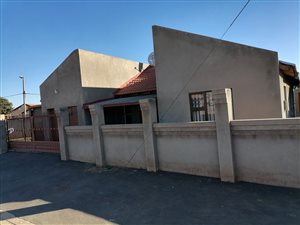 3 Bed House in Leondale