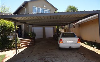 3 Bedroom House in Ontdekkers Park