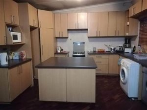 2 Bed Flat in Primrose