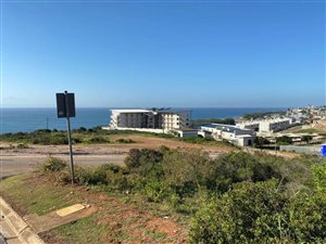 898 m² Land available in De Bakke