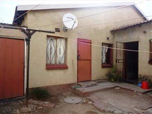 3 Bedroom House in Tembisa