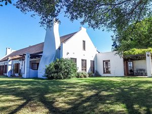 4 Bed House in Keurboomstrand