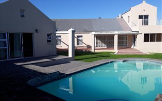 4 Bedroom House in Goedemoed