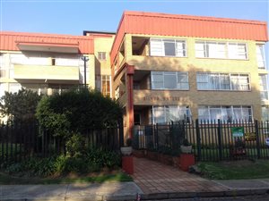 2 Bed Apartment in Florida Lake