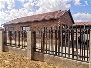3 Bed House in Mandela View