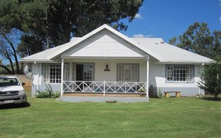 3 Bedroom Simplex in Underberg