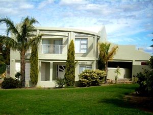 5 Bed House in Fairway Heights