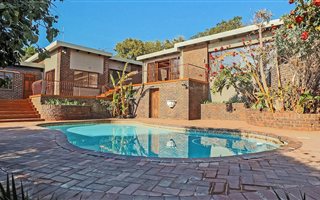 4 Bedroom House in Constantia Kloof