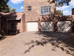 4 Bed House in Falcon Ridge
