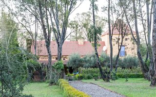 9 Bedroom House in Carlswald AH