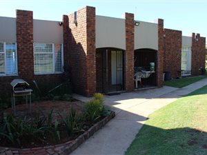8 ha Farm in Kameeldrift