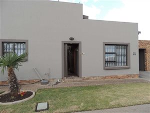 2 Bed Townhouse in Meyerton South