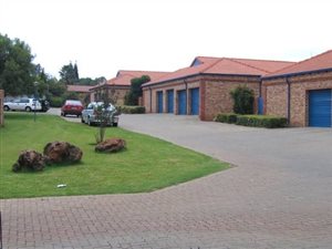 3 Bed Townhouse in Clubview