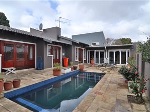 5 Bed House in Sandown