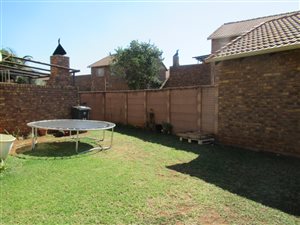 2 Bed Townhouse in Willow Park Manor