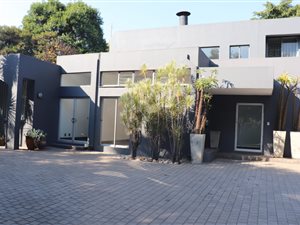 5 Bed House in Waterkloof