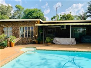 4 Bed House in Waterkloof Glen