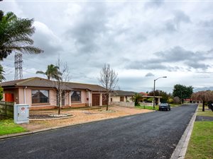 3 Bed House in Blommendal