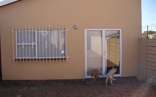 1 Bedroom Garden Cottage in Glenanda