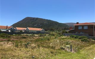 990 m² Land available in Franskraal