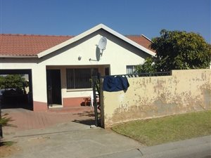 3 Bed House in Olievenhoutbosch