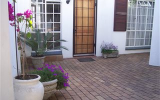 1 Bedroom Garden Cottage in Woodmead