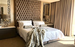 3 Bedroom Apartment in Houghton Estate