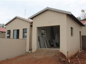 2 Bed Duet in Kameeldrift East