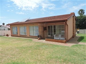3 Bed House in Dan Pienaarville