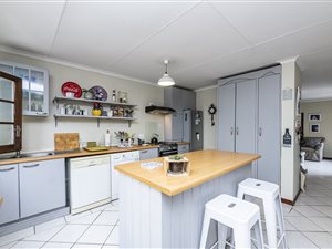 2 Bed Simplex in Bassonia