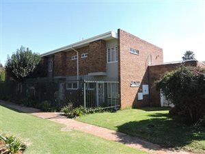 3 Bed Duplex in Selection Park