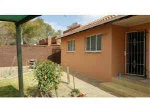 2 Bed Garden Cottage in Country View