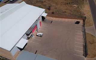 1600 m² Industrial space in Chloorkop
