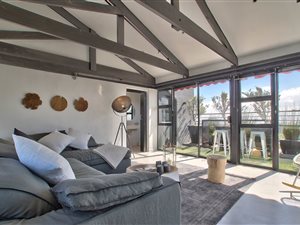 2 Bed Apartment in City Bowl