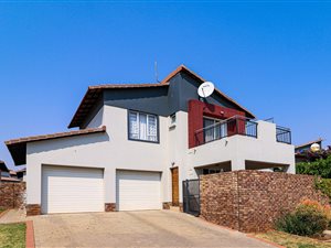 3 Bed House in Oukraal Estate