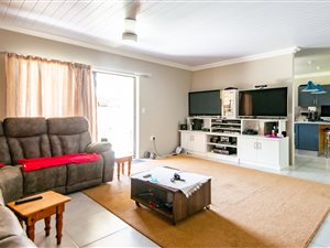 2 Bed Townhouse in Stilbaai
