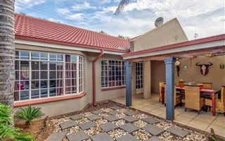 2 Bedroom Townhouse in Glen Marais